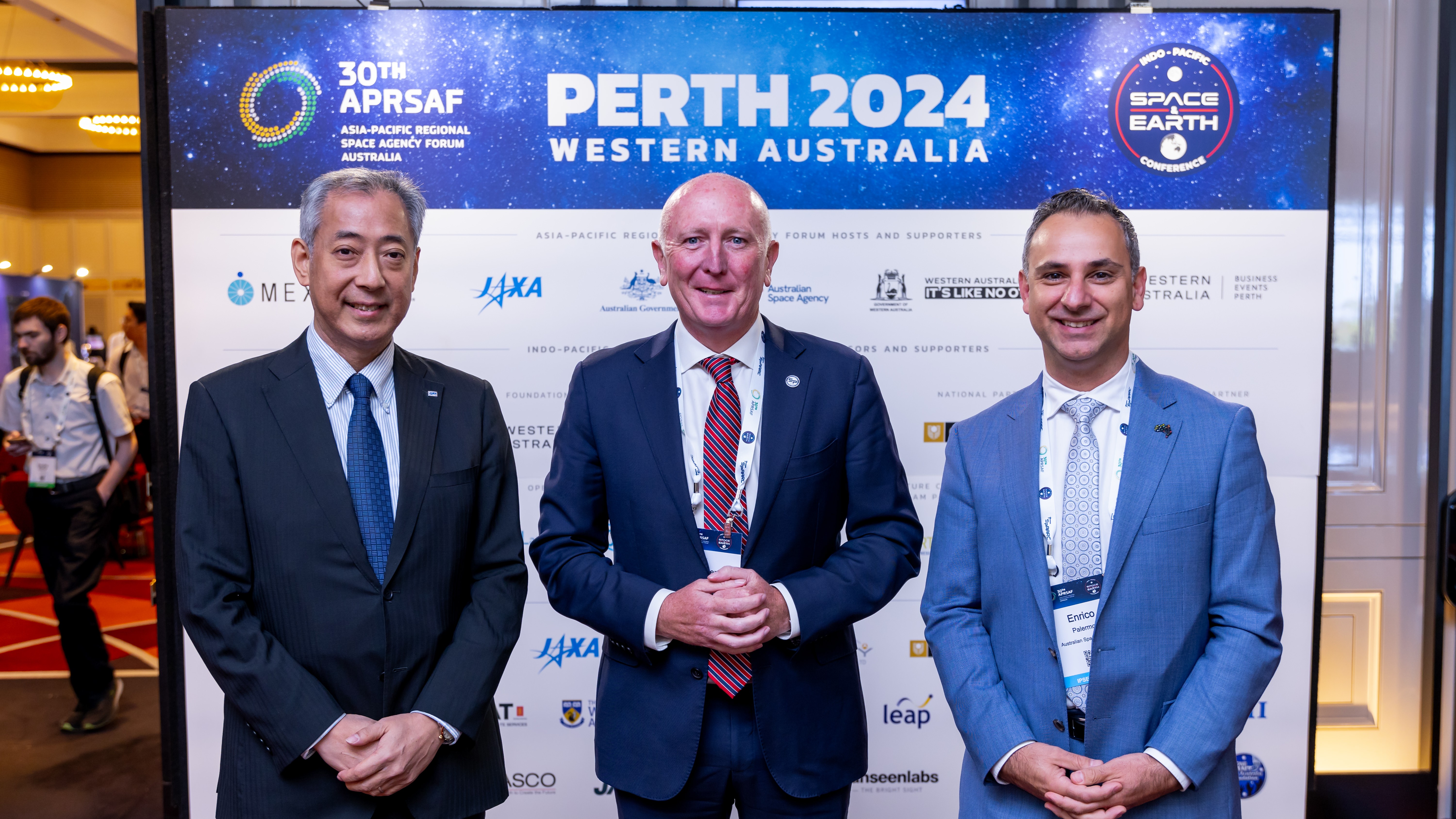 (L-R): Dr Yamakawa, President of JAXA, WA Minister for Science, the Hon Stephen Dawson, and Head of the Australian Space Agency, Enrico Palermo with representatives from ICRAR.  Image credit: My Security Media