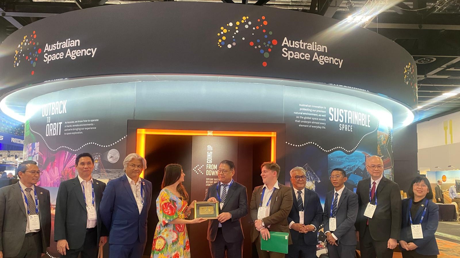 A/g General Manager, National Space Capability, Technology and Programs along with a delegation