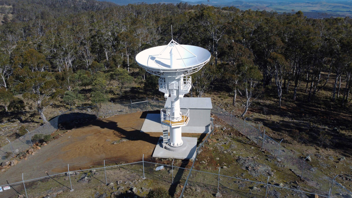 The 7.3m antenna of Greenhill Observatory (UTAS)