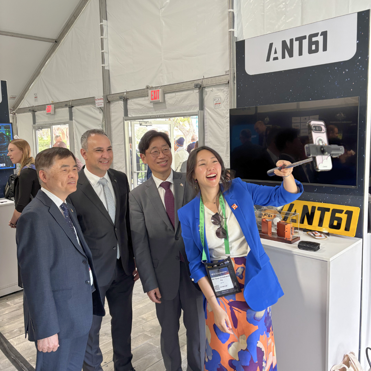 Head of the Australian Space Agency Enrico Palermo with Taeseog Oh, Administrator of the Korea AeroSpace Administration and representatives of Aussie company ANT-61, which is back by an Agency grant program.