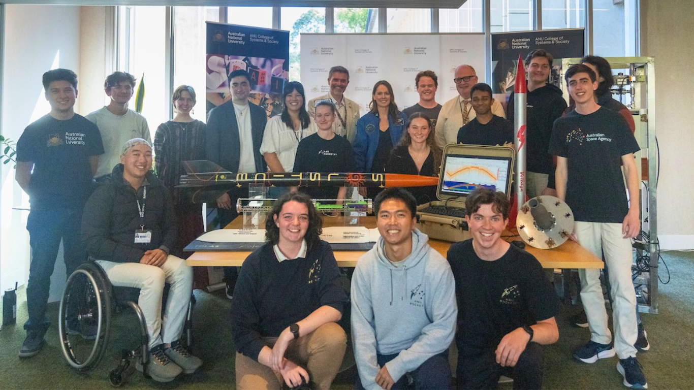 Australian astronaut Katherine Bennell-Pegg with engineering students at ANU. Credit: ANU/Jamie Kidston