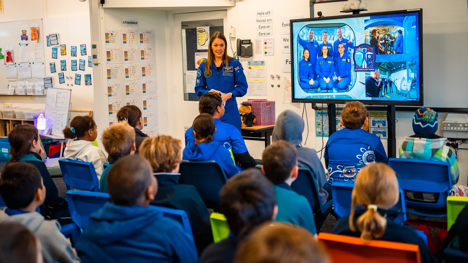 Australian astronaut Katherine Bennell-Pegg with young space enthusiasts at a school in regional South Australia.  Credit: Jaimie Wearne