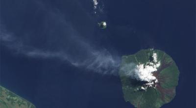 Manam Volcano, Papua New Guinea, NASA Earth Observatory image
