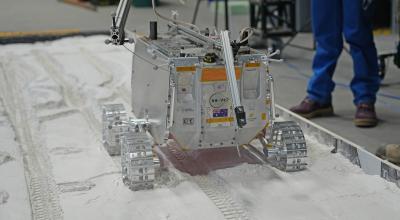 a new Roo-ver prototype that is Developed by the ELO2 consortium in partnership with the Australian Space Agency is being tested at Adelaide University's EXTERRES CRATER Facility