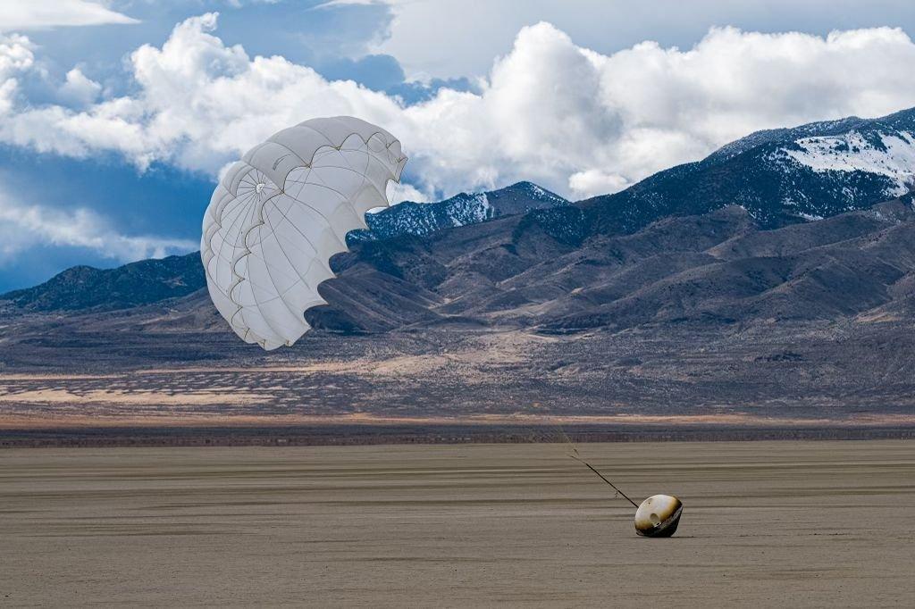 Space object returning to Eath